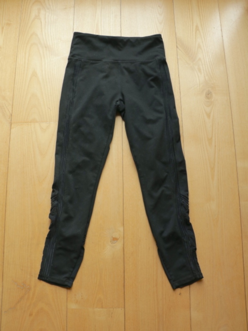 Fabletics Legging Bundle (2) - Picture 5 of 11
